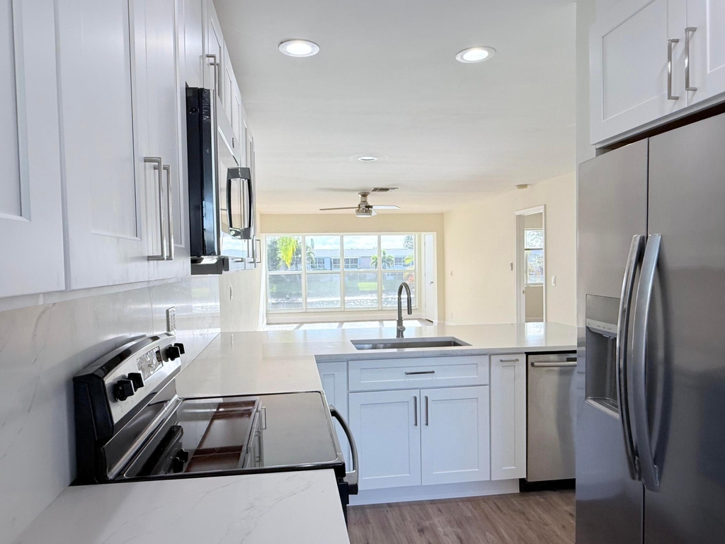 1340 Nw 18th Avenue - Photo 3