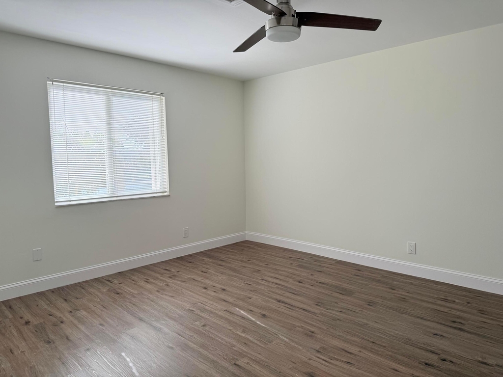 1340 Nw 18th Avenue - Photo 14