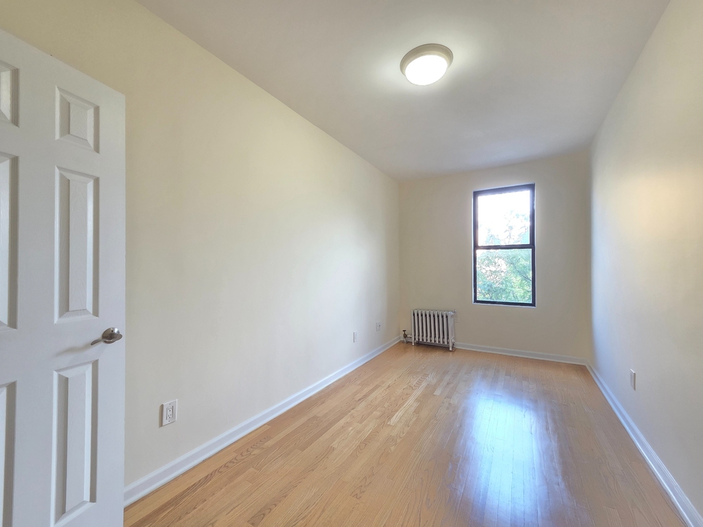 West 171st Street - Photo 4