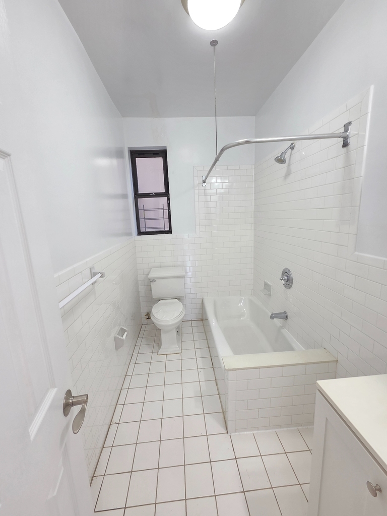 West 171st Street - Photo 5