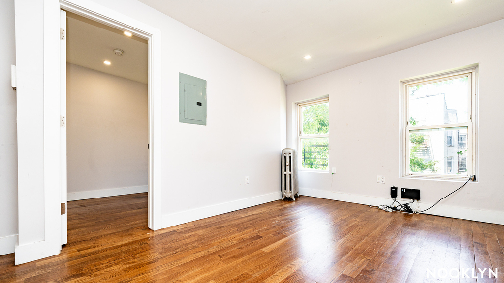135 Decatur St - Photo 2