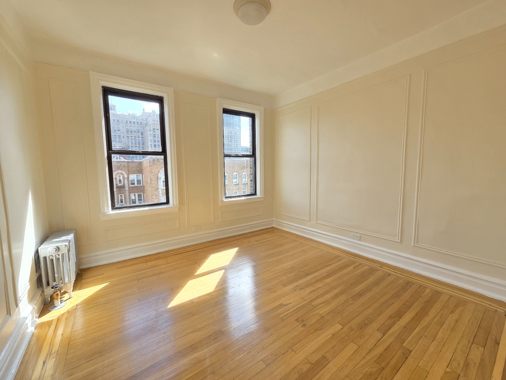 West 170th Street - Photo 5