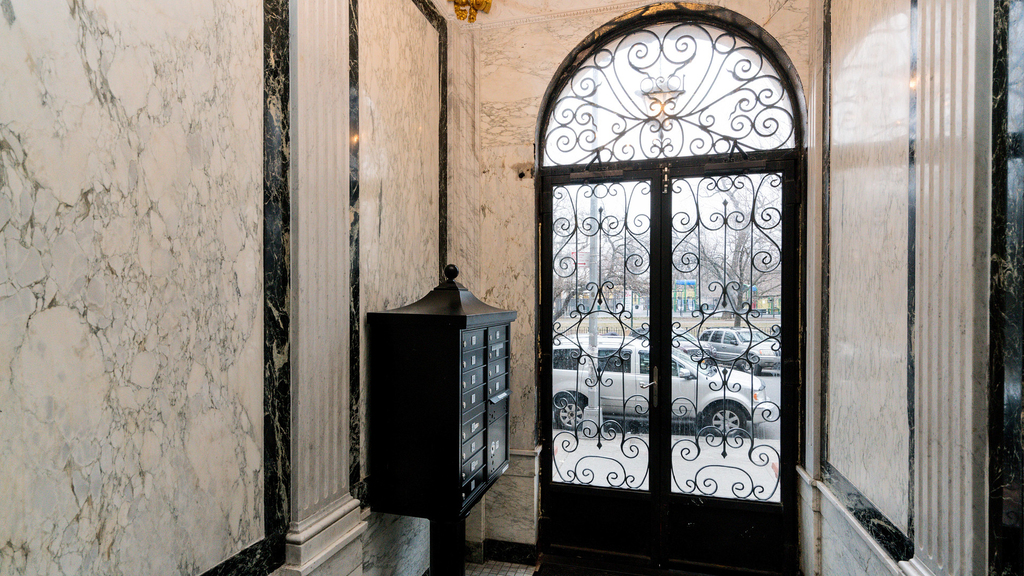 1020 Park Pl - Photo 7