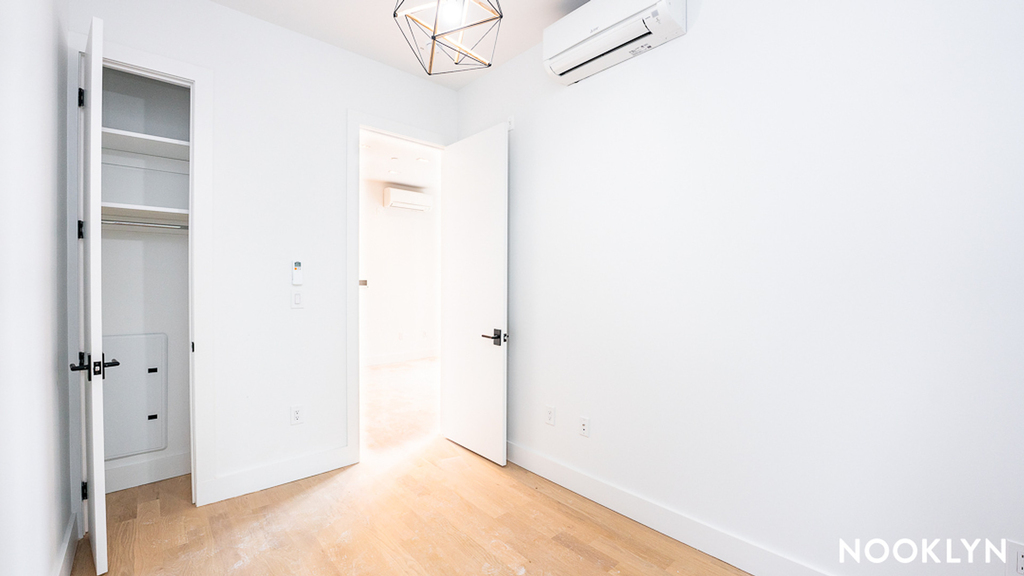987 Bedford Ave - Photo 10