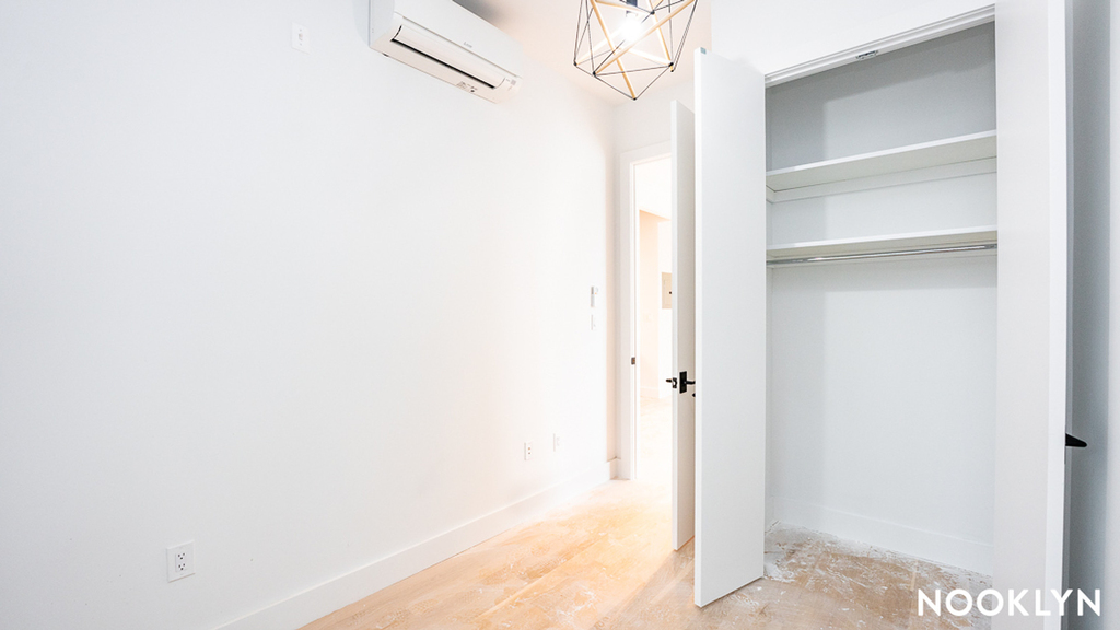 987 Bedford Ave - Photo 13