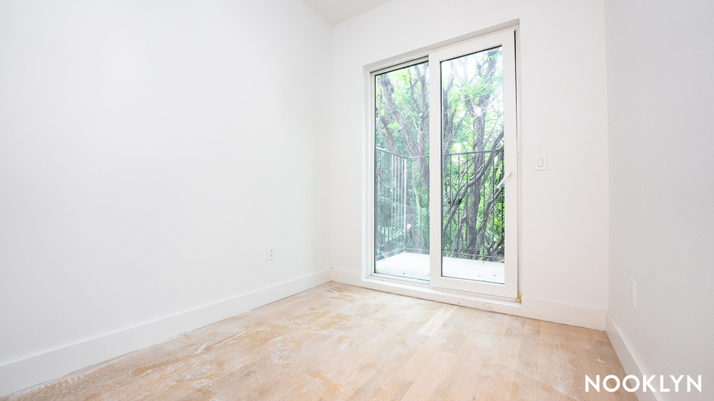 987 Bedford Ave - Photo 11