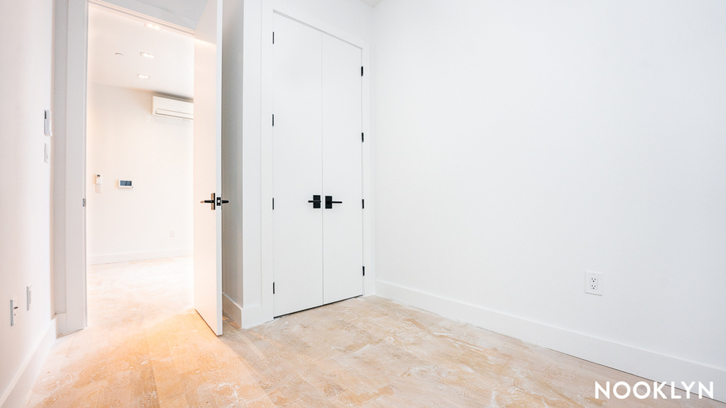 987 Bedford Ave - Photo 12