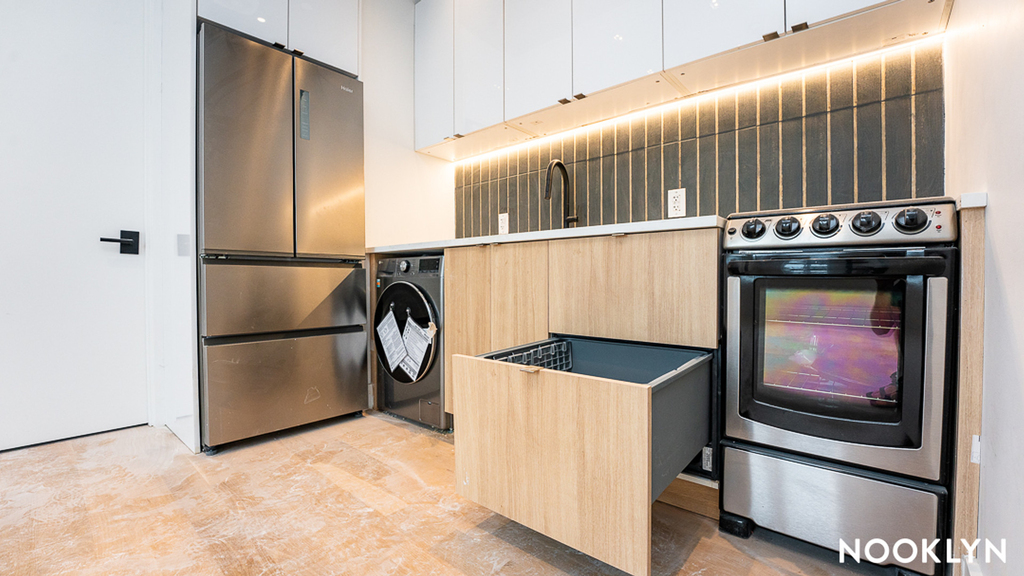 987 Bedford Ave - Photo 6