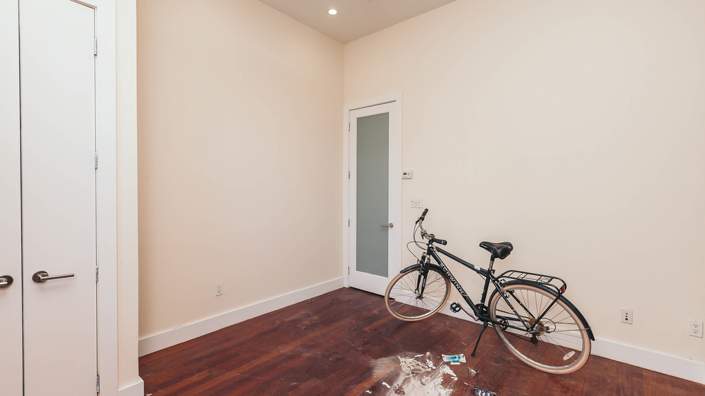 179 Knickerbocker Ave - Photo 4