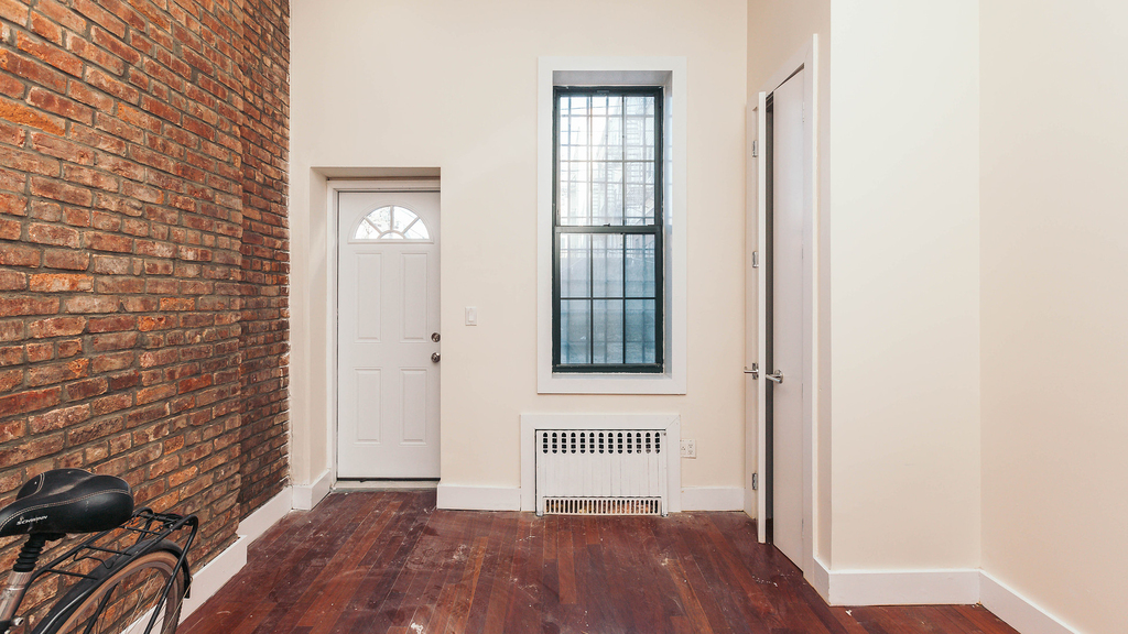 179 Knickerbocker Ave - Photo 3