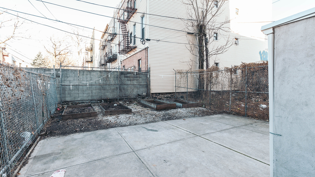 179 Knickerbocker Ave - Photo 7