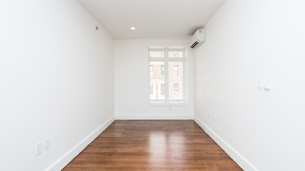 1054 Bushwick Ave - Photo 3