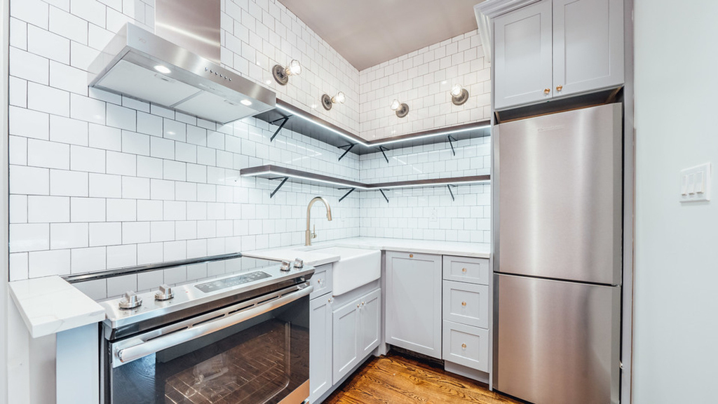 287 Maple St - Photo 2