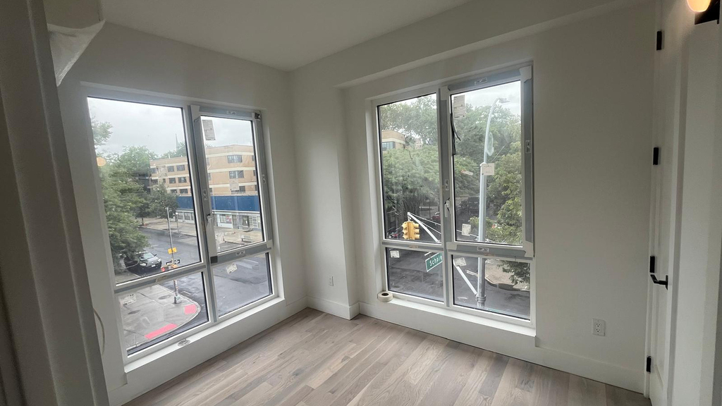 193 Graham Ave - Photo 9
