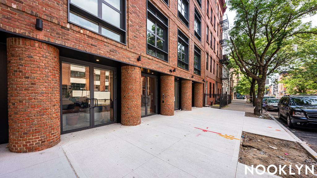 420 Gates Ave - Photo 18