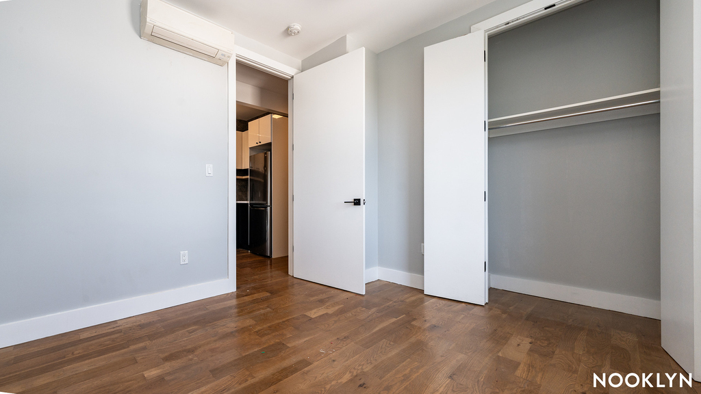 916 Bergen St - Photo 9