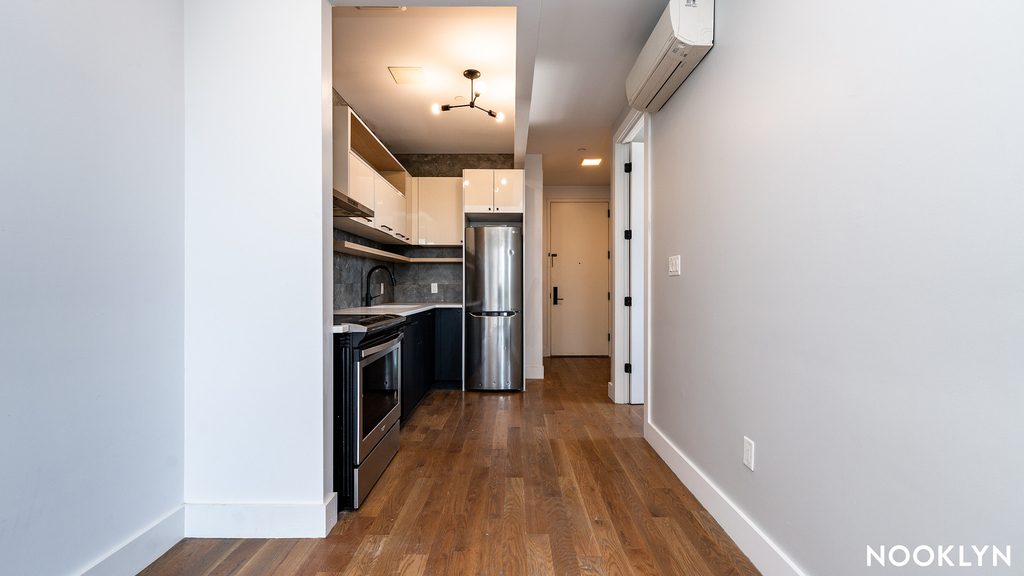 916 Bergen St - Photo 4
