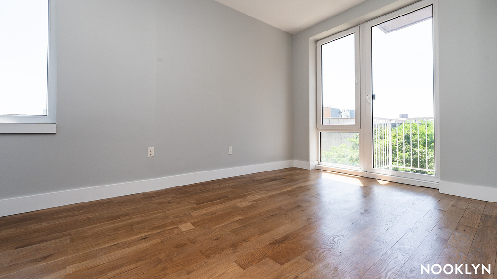 916 Bergen St - Photo 6