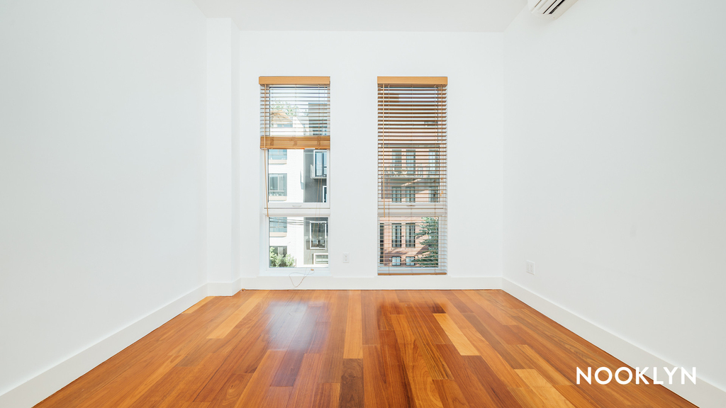 197 Freeman St - Photo 2
