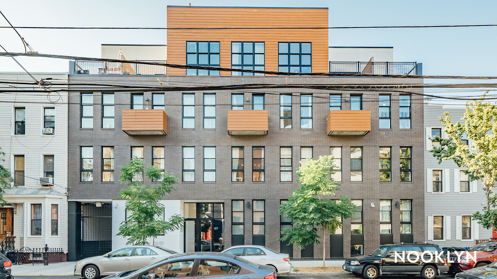197 Freeman St - Photo 4