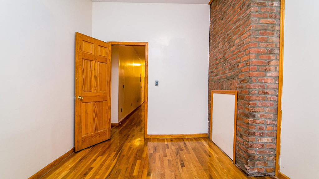 269 Melrose St - Photo 5