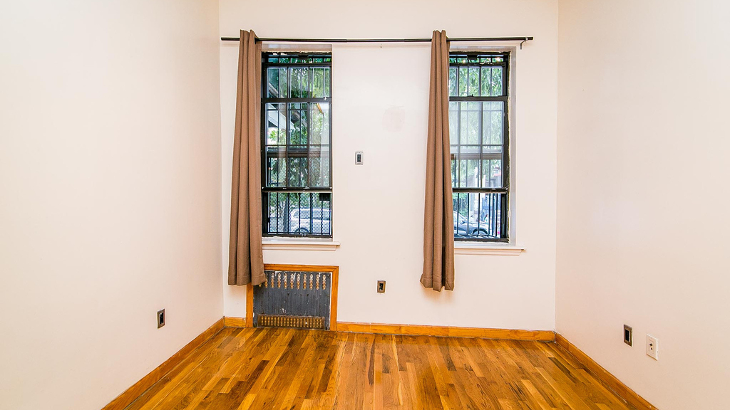 269 Melrose St - Photo 2