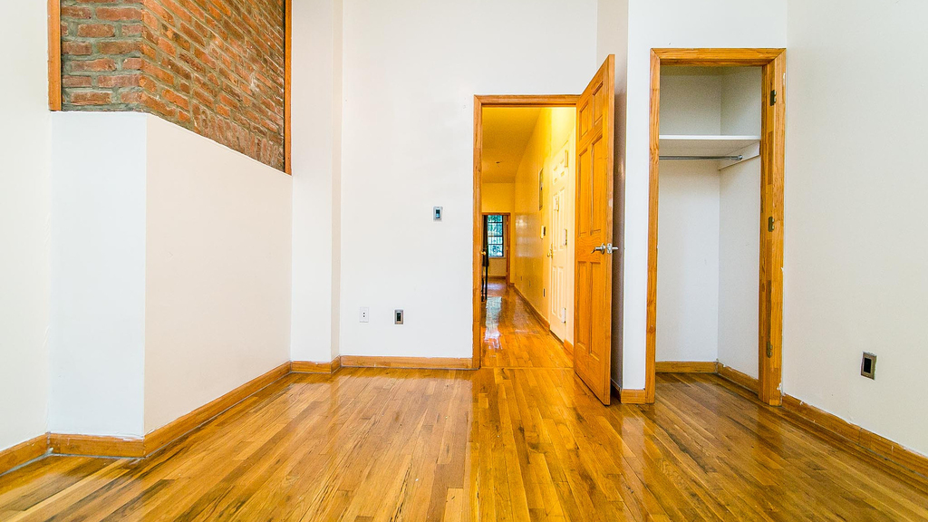 269 Melrose St - Photo 8