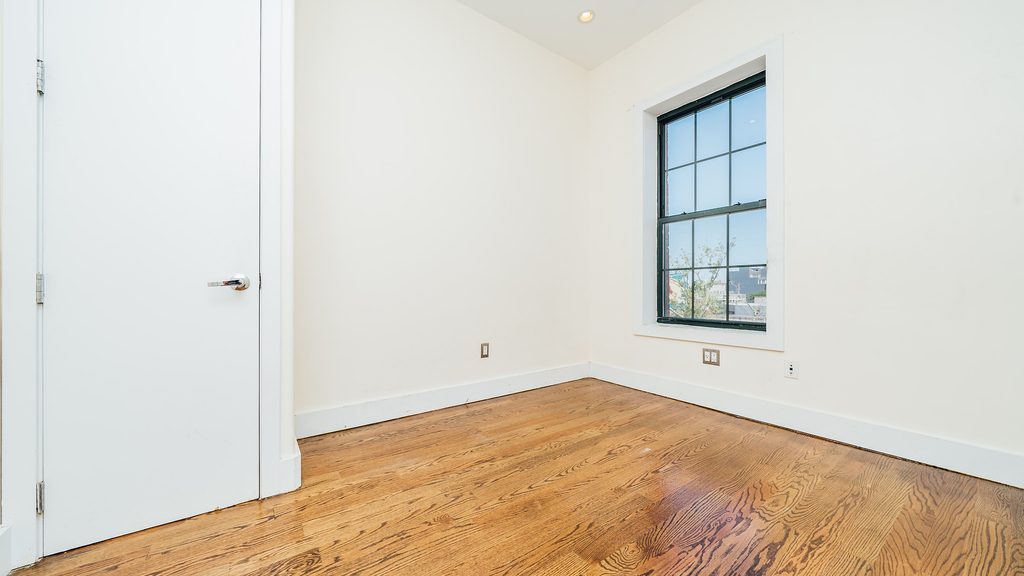 12 Underhill Ave - Photo 9