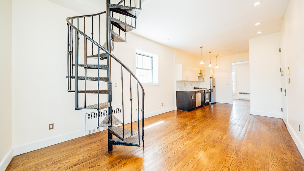 12 Underhill Ave - Photo 5