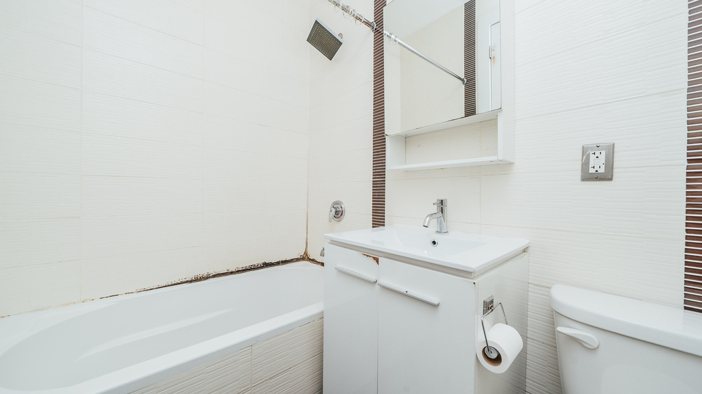 12 Underhill Ave - Photo 1