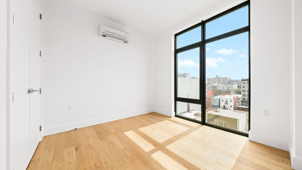 597 Grand St - Photo 10