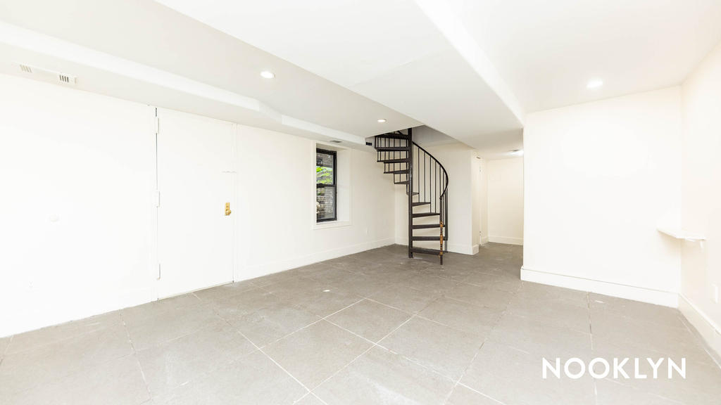 711 St Marks Ave - Photo 10
