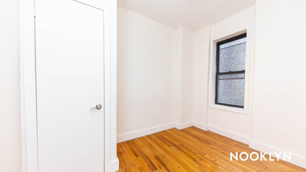 711 St Marks Ave - Photo 5