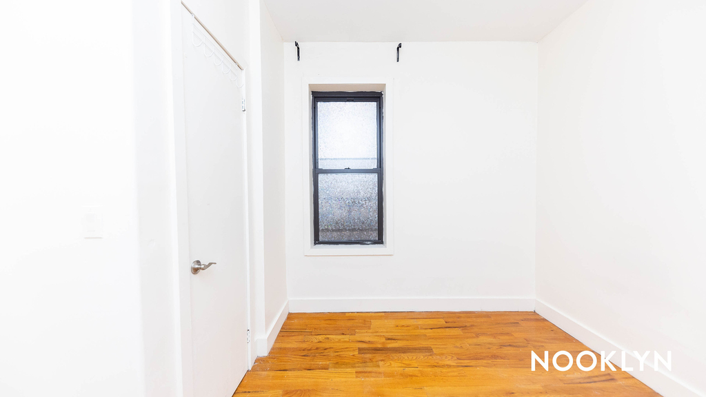 711 St Marks Ave - Photo 7