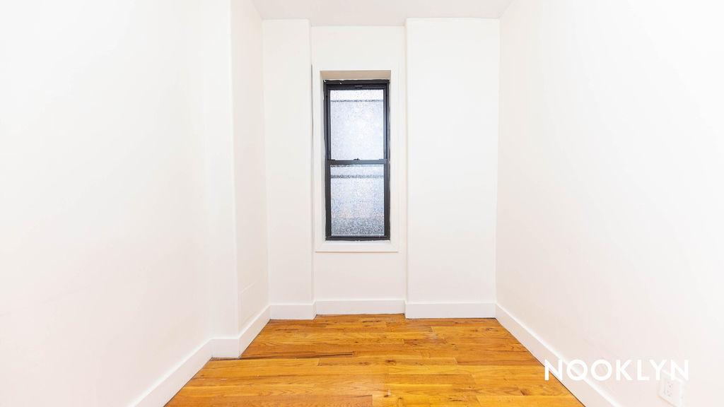 711 St Marks Ave - Photo 4