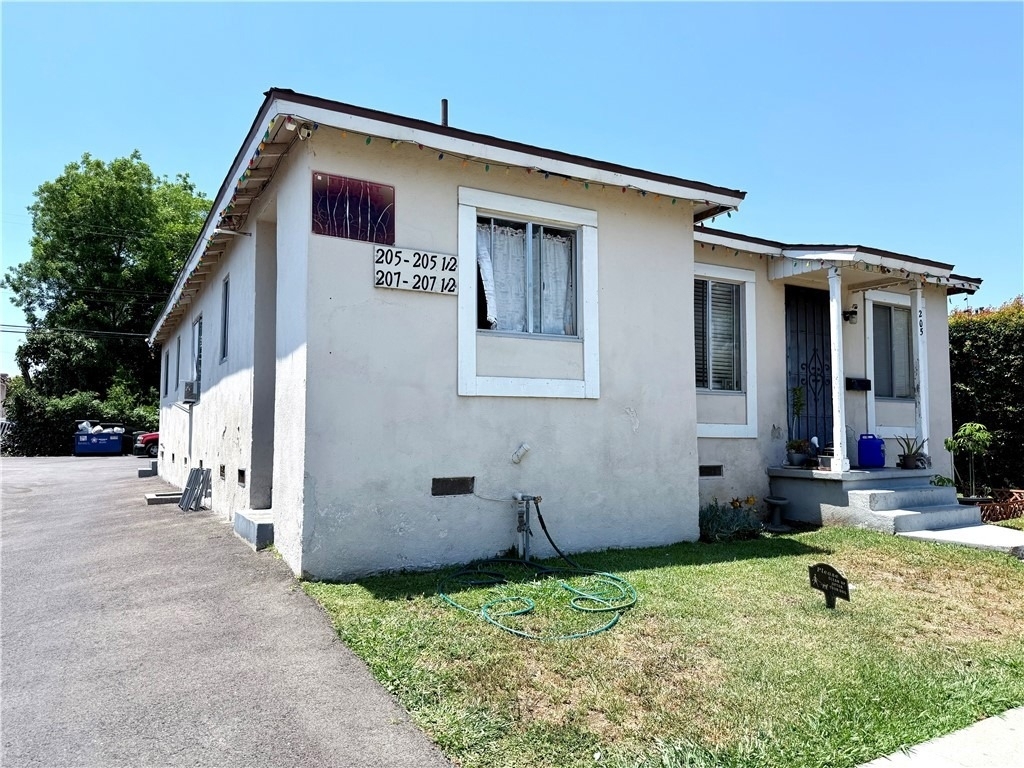 207 S Bushnell - Photo 0