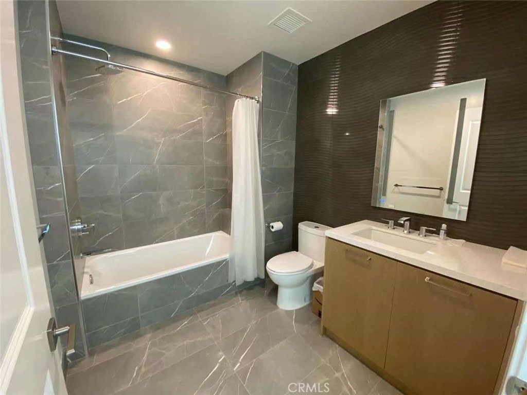 400 S Broadway - Photo 5
