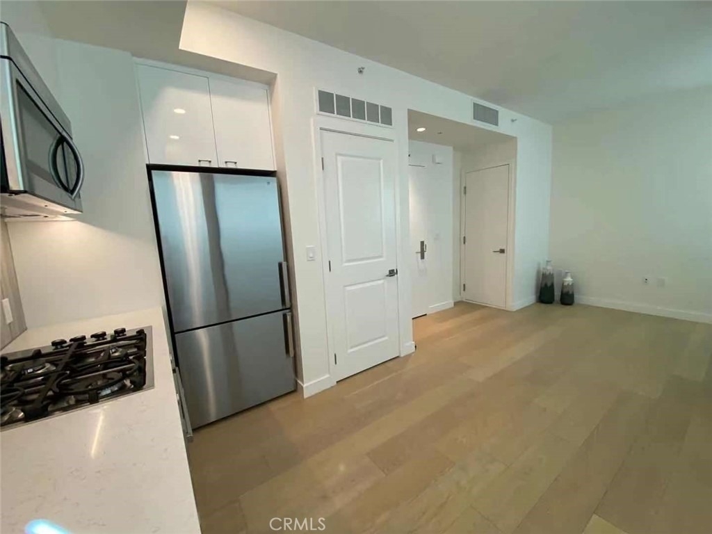 400 S Broadway - Photo 4