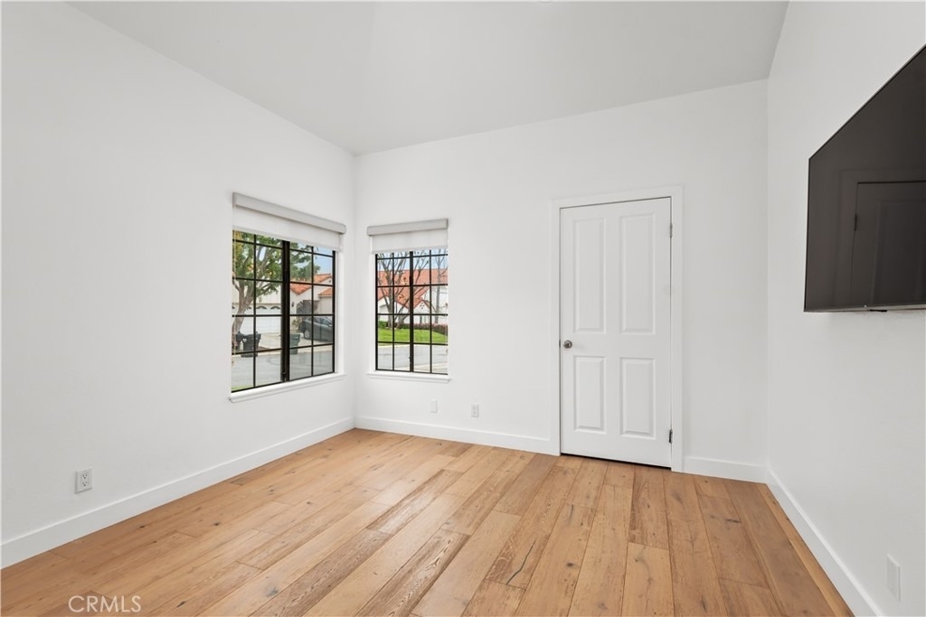 729 Maywood Court - Photo 15