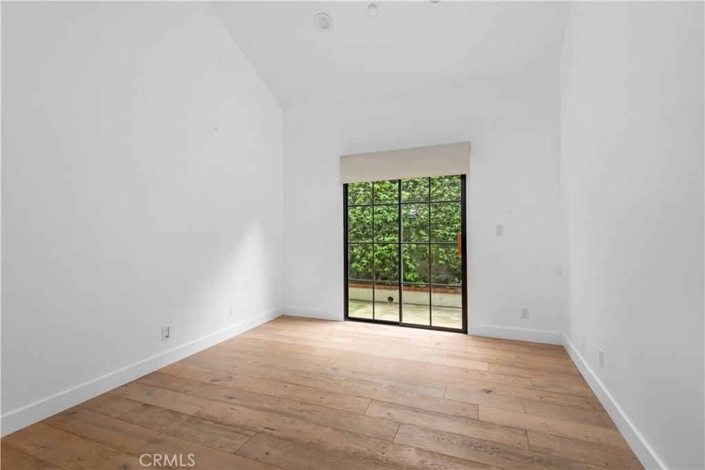 729 Maywood Court - Photo 16