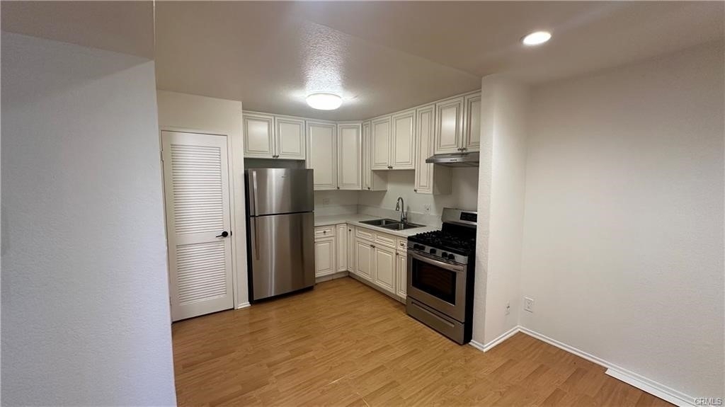 421 Porter Street - Photo 2