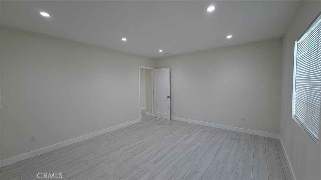 20210 Hartland Street - Photo 8