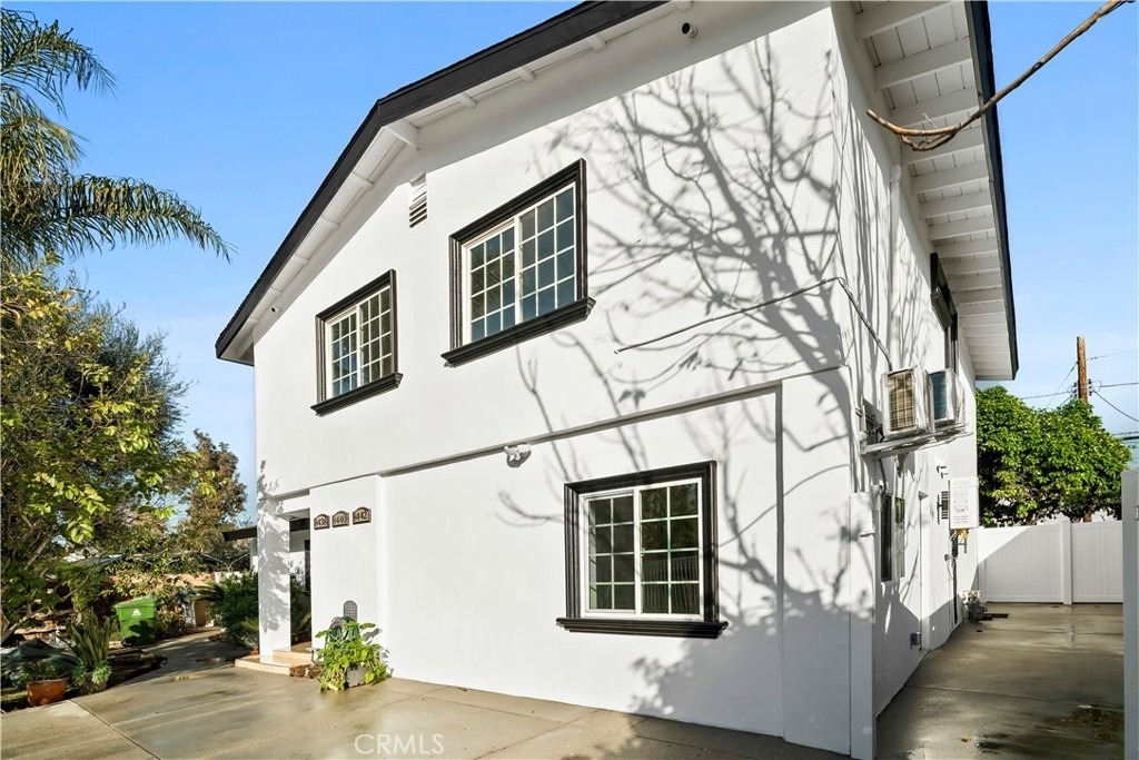 8438 Gloria Ave - Photo 1