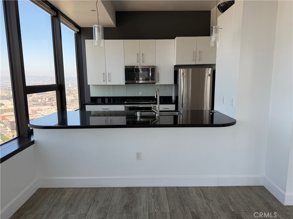 1100 Wilshire - Photo 6