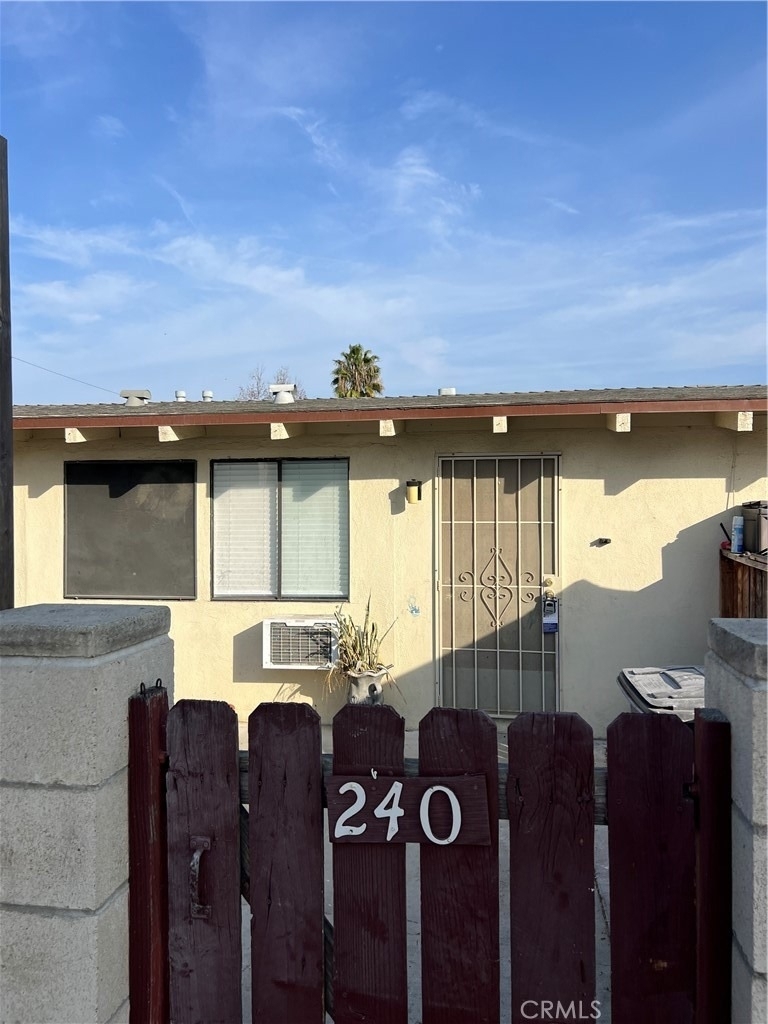 240 W Mayfair - Photo 0