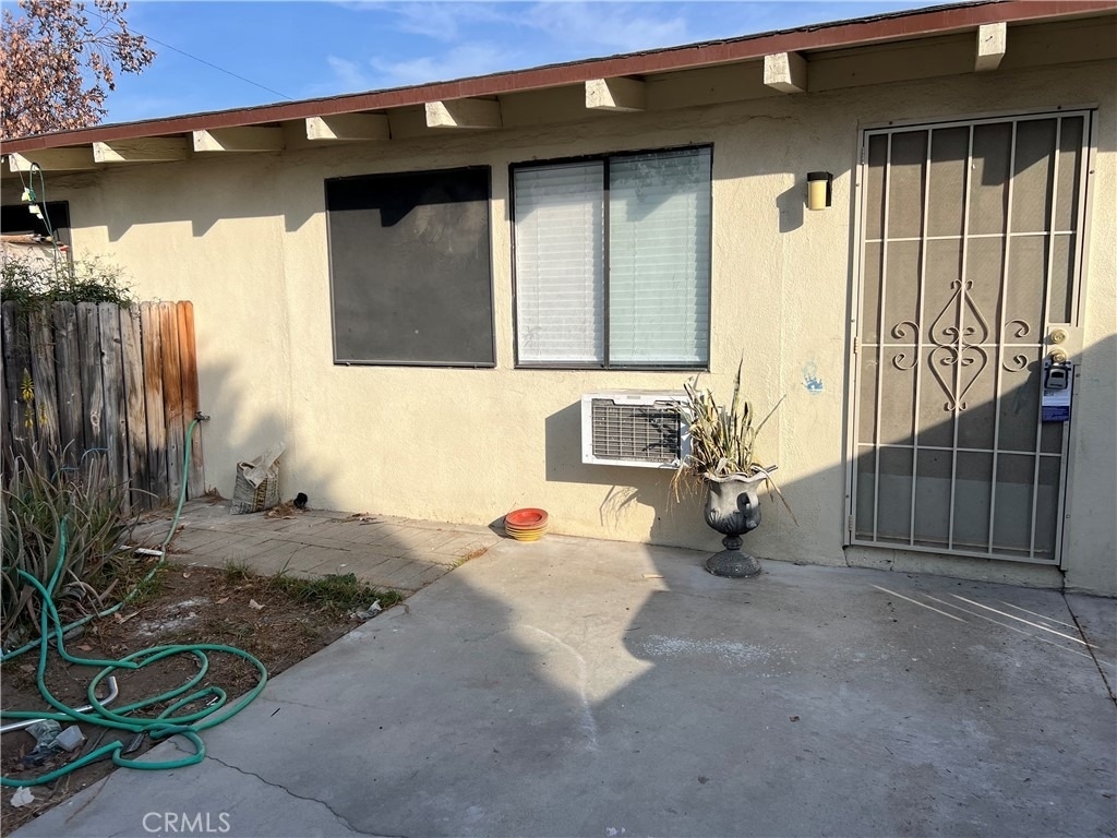 240 W Mayfair - Photo 1