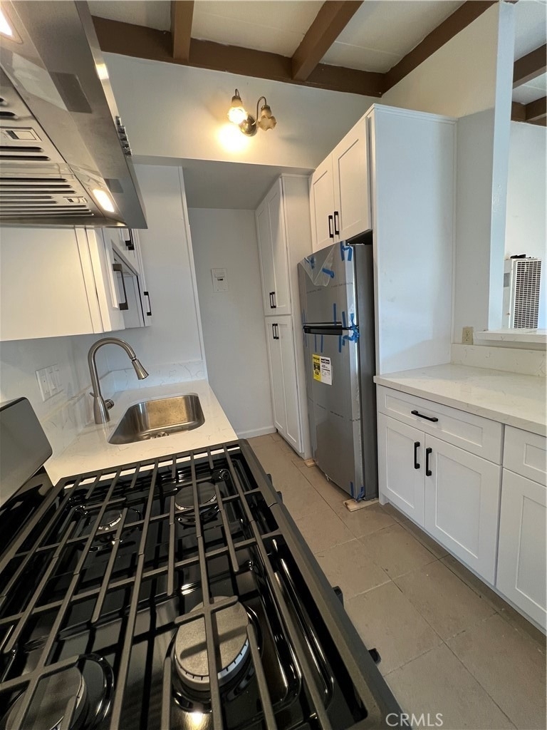 240 W Mayfair - Photo 9
