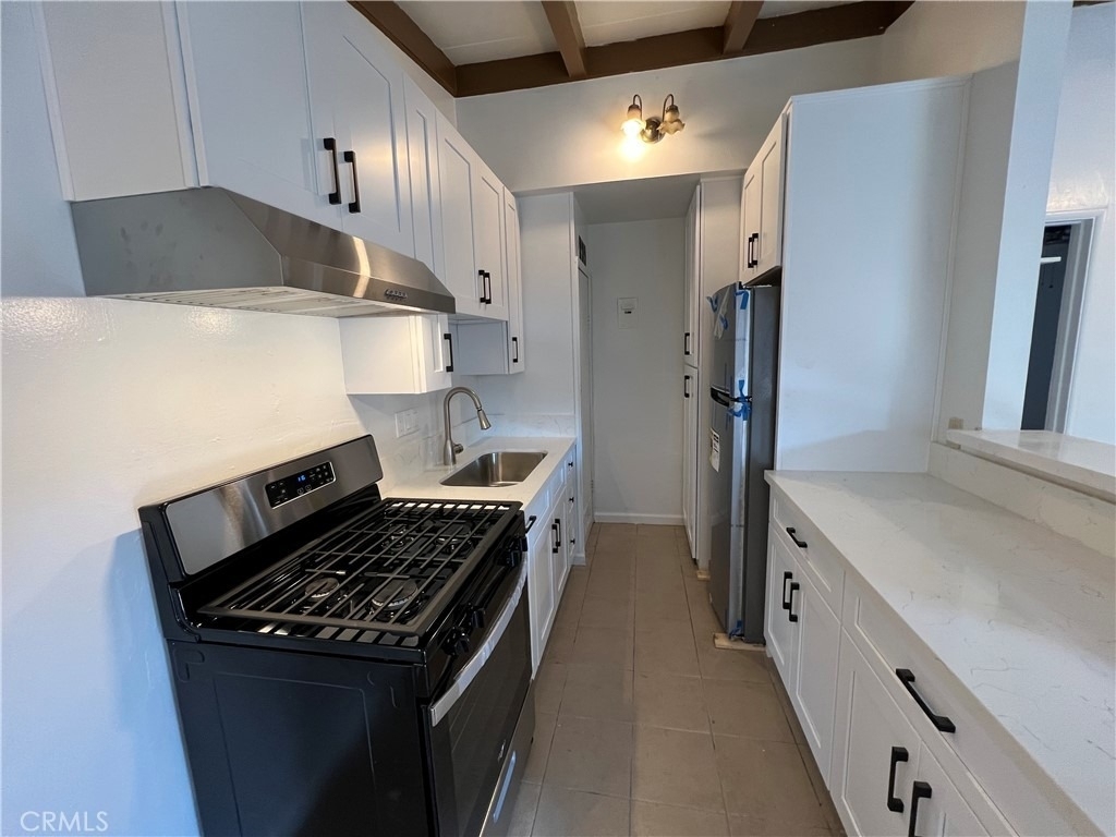 240 W Mayfair - Photo 8