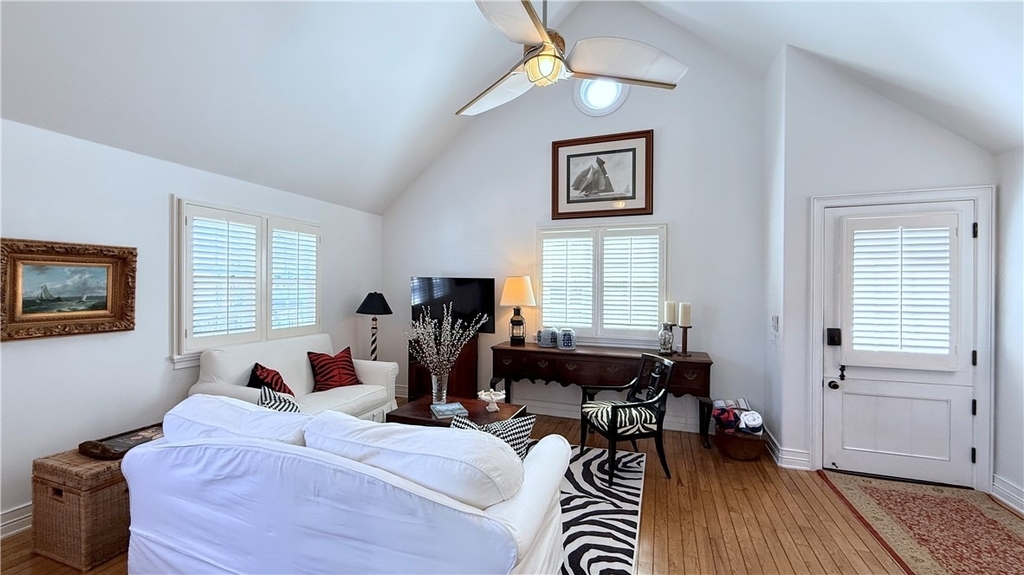 28 1/2 Beacon Bay - Photo 1