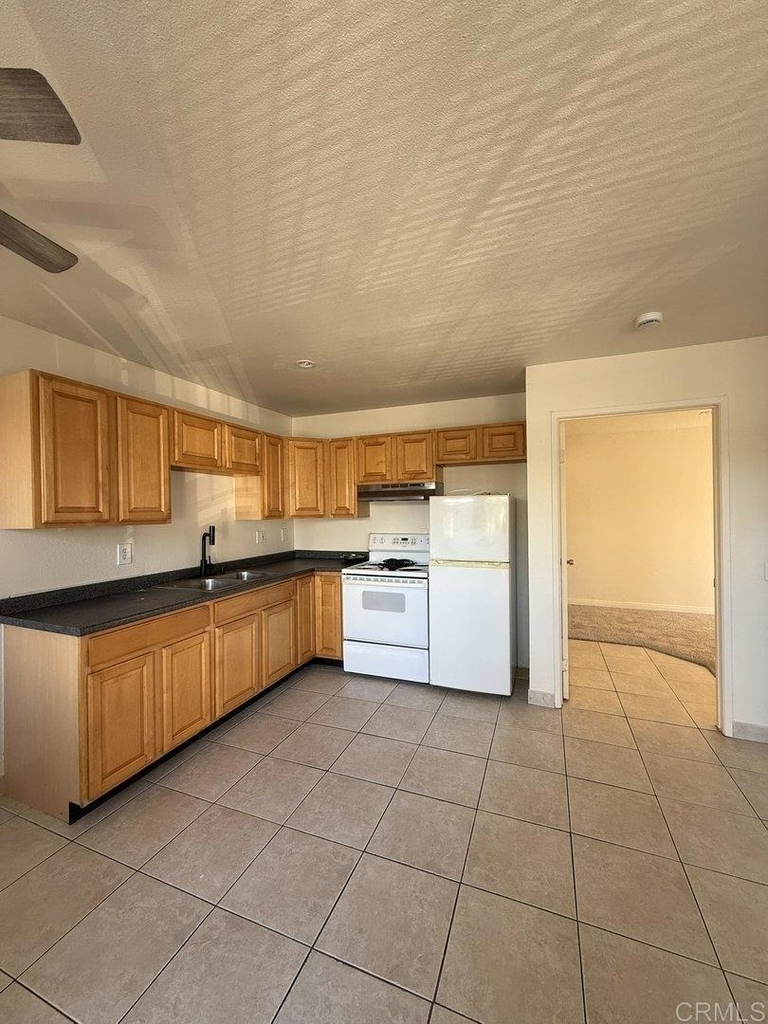 4120 Estrella Ave - Photo 1